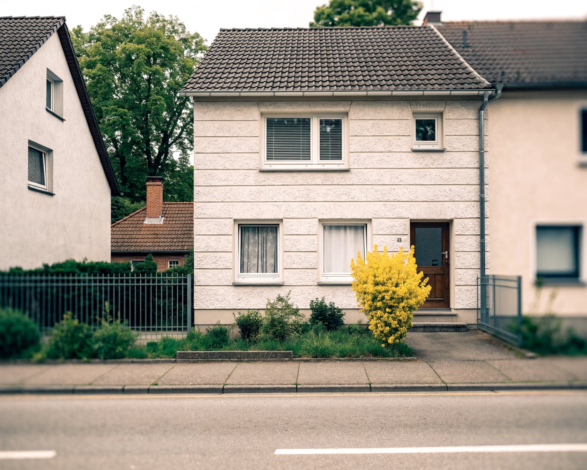 Einfamilienhaus an einer ruhigen Wohnstraße